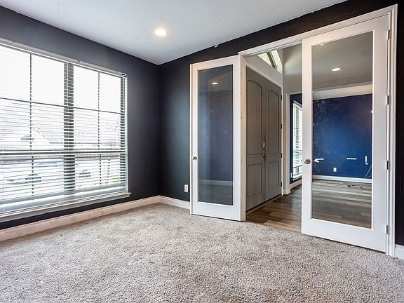 5th image of 8909 Acorn Bend Way