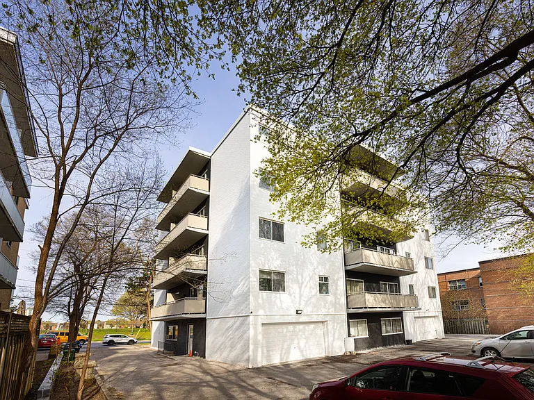 1903 Bayview Ave — Photo 22