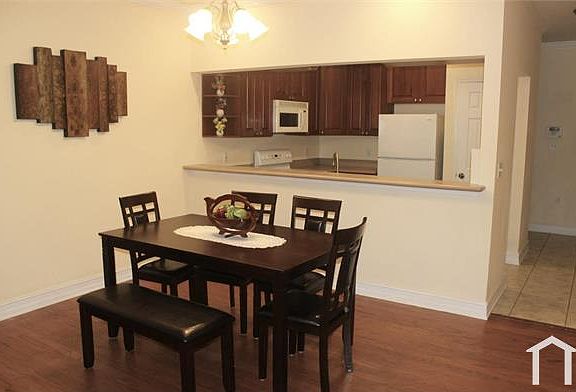 5th image of 1501 Crescent Hill Dr