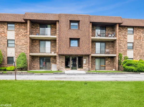 2237 175th St APT 2A, Lansing, IL 60438