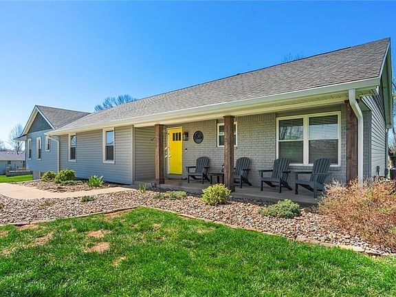 5th image of 521 Oakridge Dr