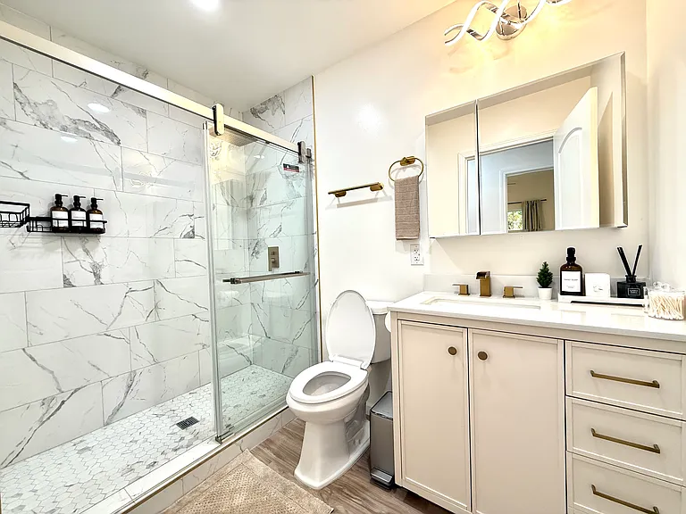 3229 S Sherbourne Dr — Photo 69
