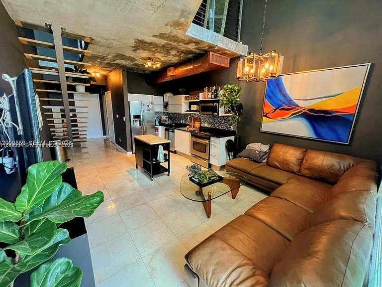 690 SW 1st Ct #Penthouse I06 — Photo 13