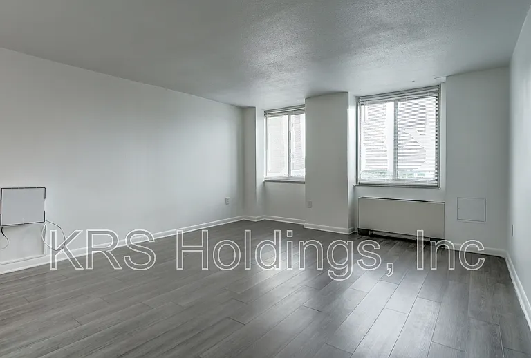 Tower on Franklin - 311 W Franklin St — Photo 20