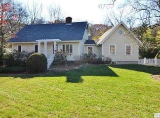 302 Cuba Hill Rd, Huntington, NY 11743