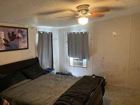 4th image of 2540 N John Young Pkwy #22