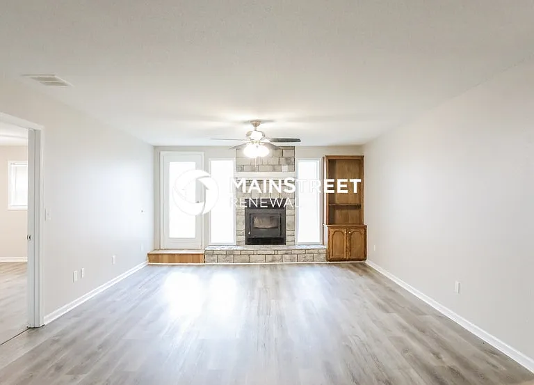 400 Holtz St — Photo 3