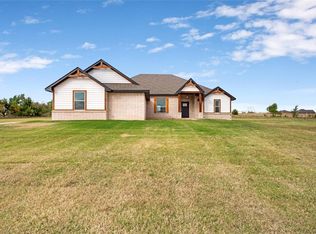 922 Red Rock Rd, Blanchard, OK 73010