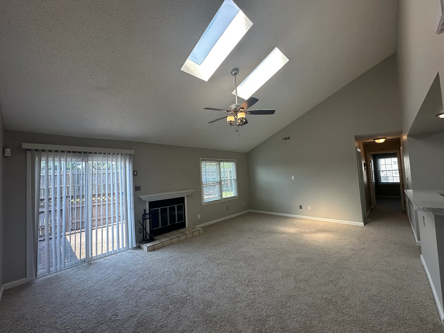 2 bed, 1022 sqft, $1,895 — Photo 3