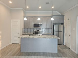 4801 Wenda St #B, Houston, TX 77033