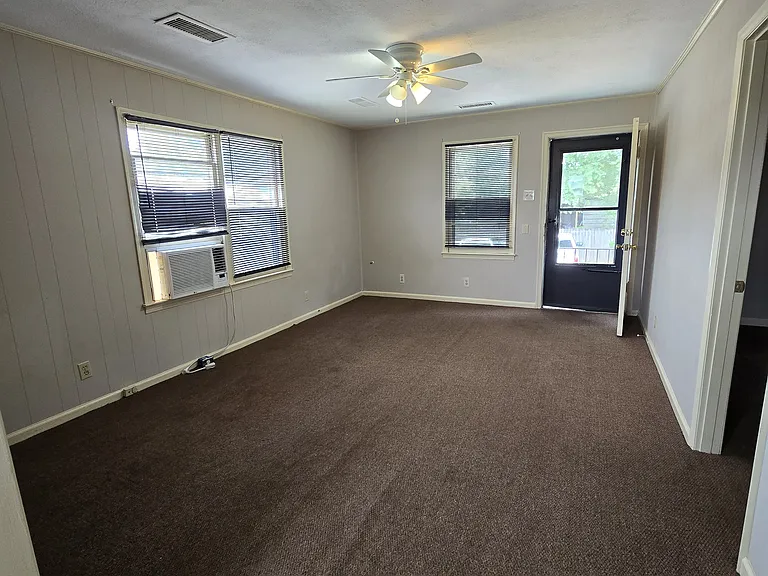 2412 Crawford Rd #B — Photo 7