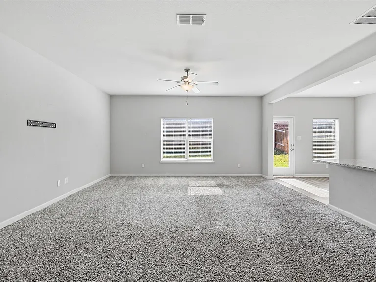 2105 Yarbrough Dr — Photo 18
