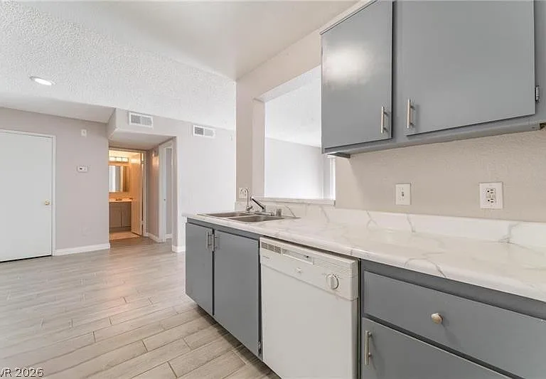 221 Mission Catalina Ln #102 — Photo 6