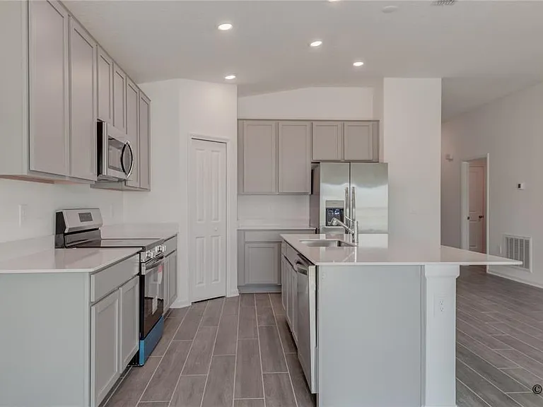 1490 Brentwood Dr — Photo 18