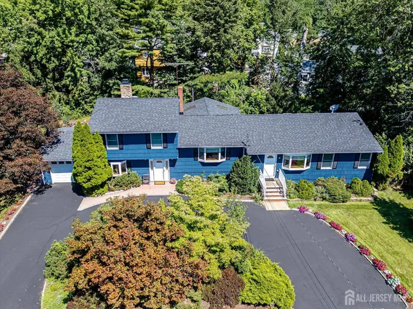48 Frost Ave W, Edison, NJ 08820