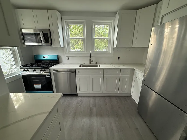 173 Kings Hwy — Photo 6