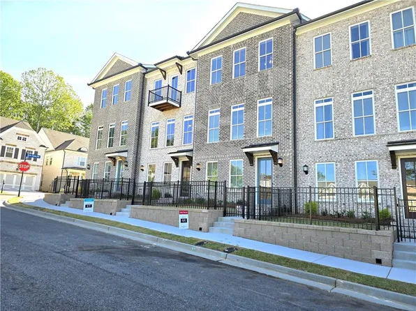 1005 Crown Oak St, Alpharetta, GA 30022