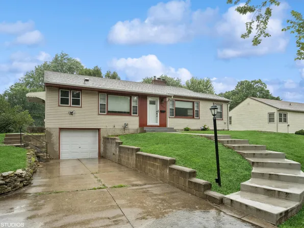 4049 Hampshire Ave N, Crystal, MN 55427