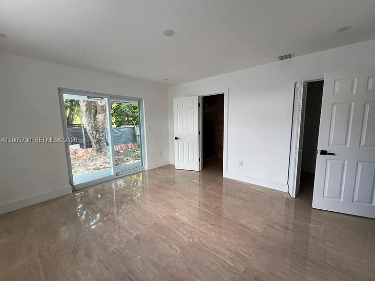 1239 SW 22nd Ave — Photo 8