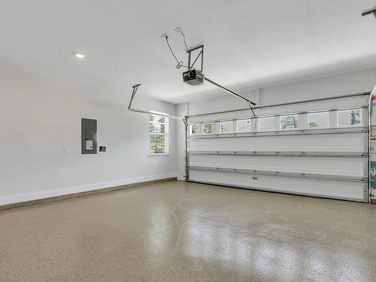 155 Holloway Hl — Photo 36