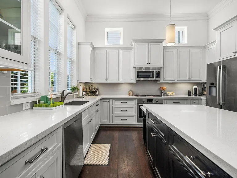 816 Ennis St — Photo 12