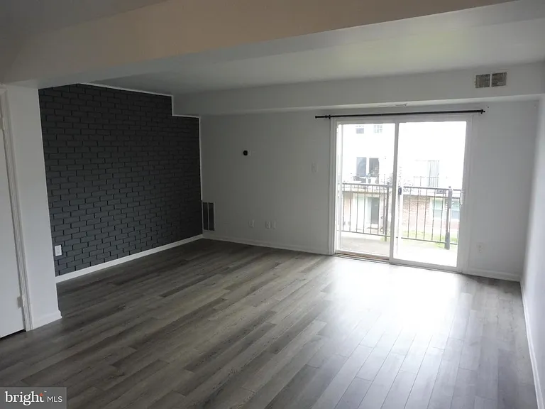 1030C Margate Ct — Photo 3