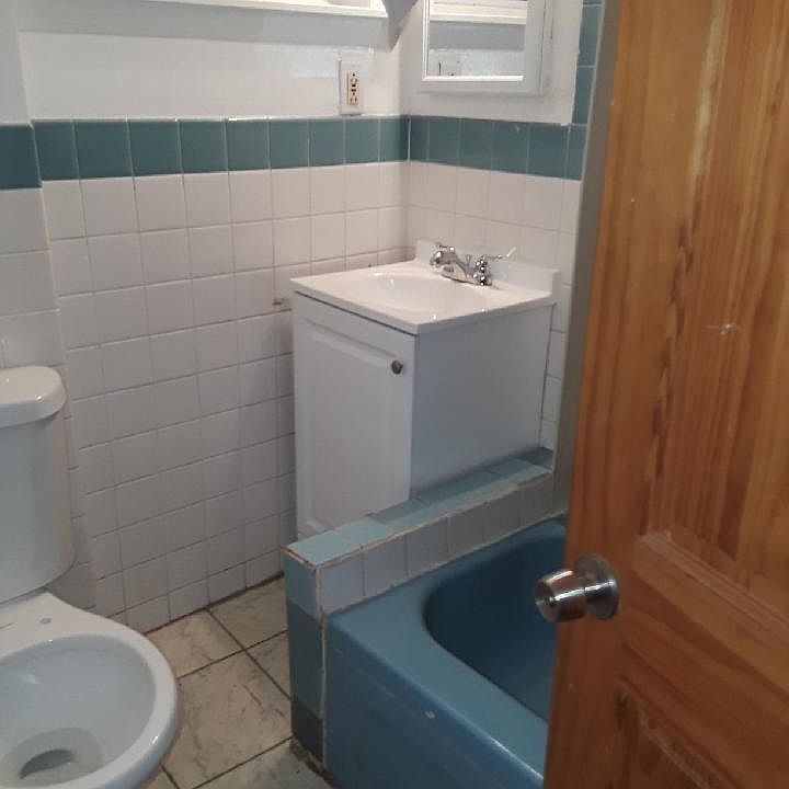 2nd image of 1521 S Bailey St #1