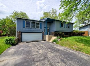 716 Fieldstone Cir, Lake Zurich, IL
