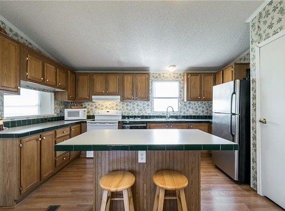 2nd image of 16205 Sunflower Dr
