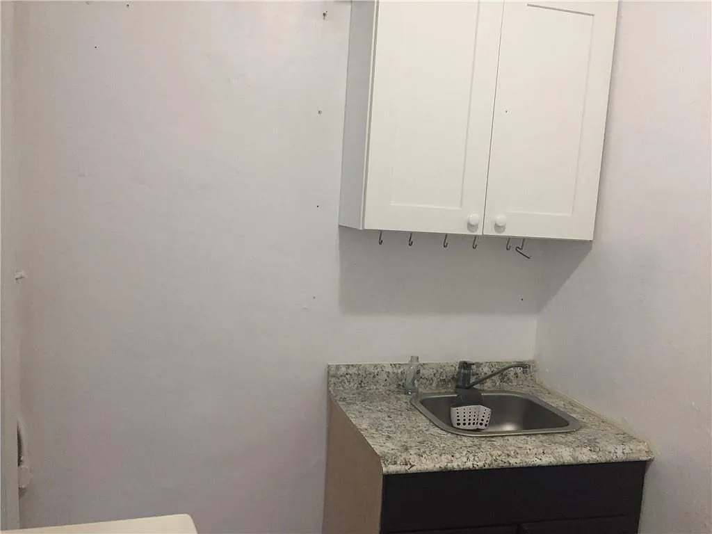 1 bed, 1.0 bath, $1,200 — Photo 4