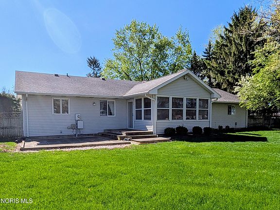 5th image of 916 Monterey Ct