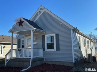 1722 Maple St, Quincy, IL 62301