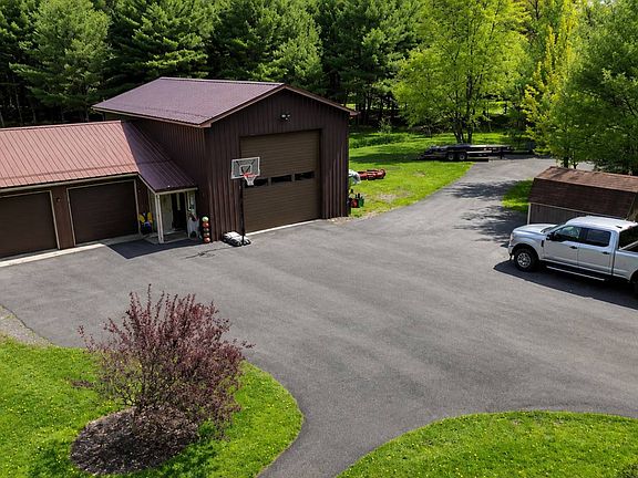 3rd image of 157 Buck Rd