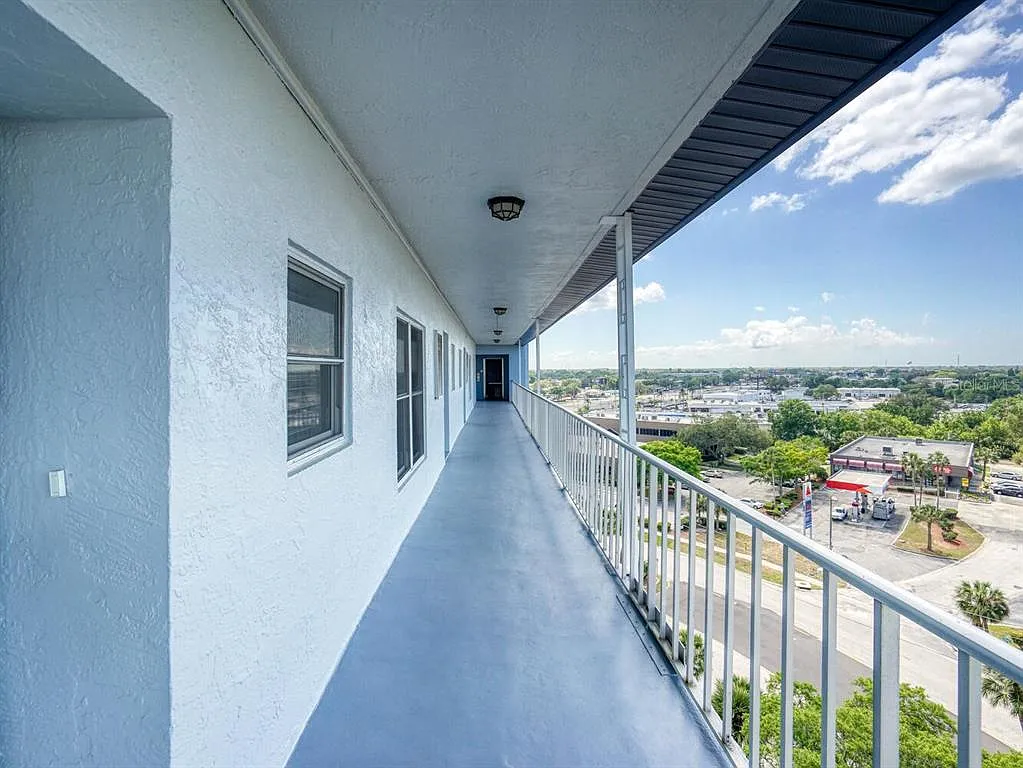 2 bed, 2.0 bath, 1050 sqft, $1,700 — Photo 3
