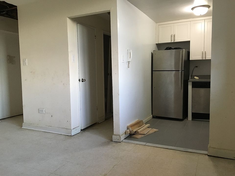 2nd image of 4415 Colden St #Lvv