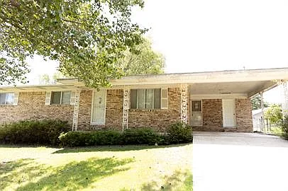 3 bed, 1476 sqft, $1,285 — Photo 1