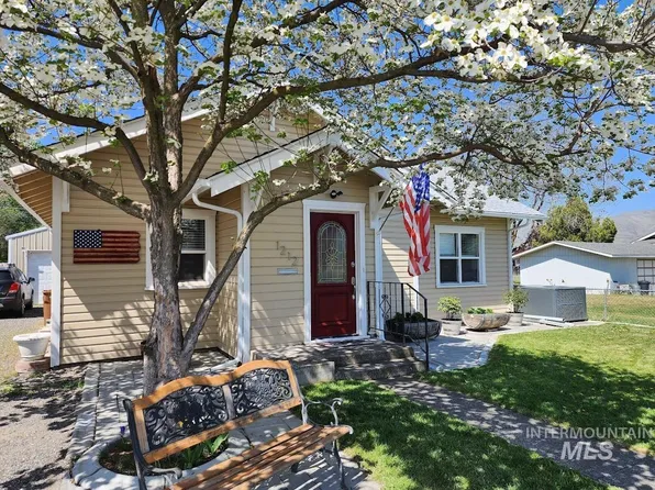 1212 7th St, Clarkston, WA 99403