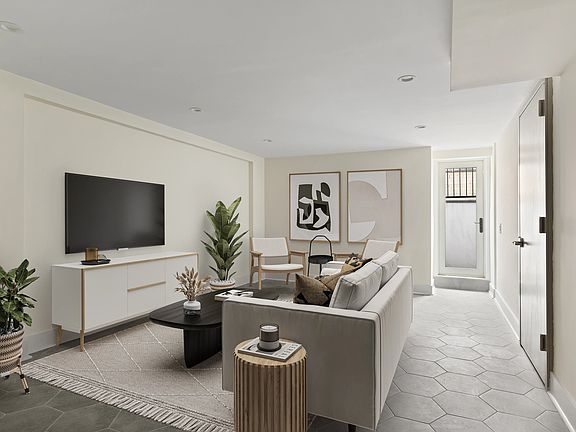 5th image of 473 Bainbridge St #1