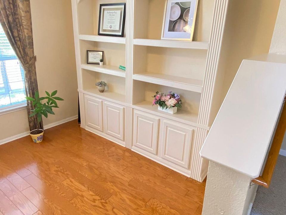 1st image of 1005 Mesquite Hollow Pl