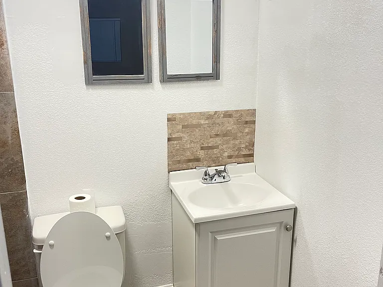 608 Watkins Dr #2 — Photo 3