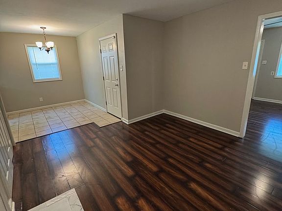 3rd image of 2857 Lakeland Dr