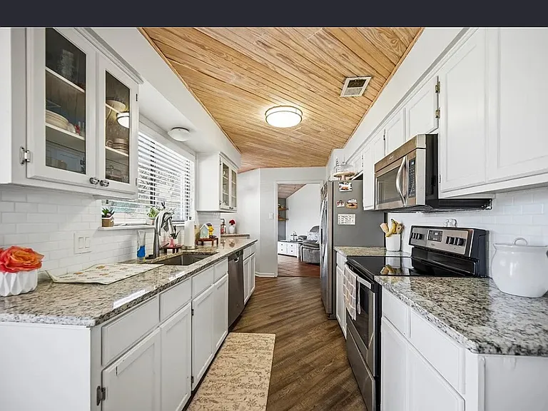 13614 Whitecap Blvd — Photo 5