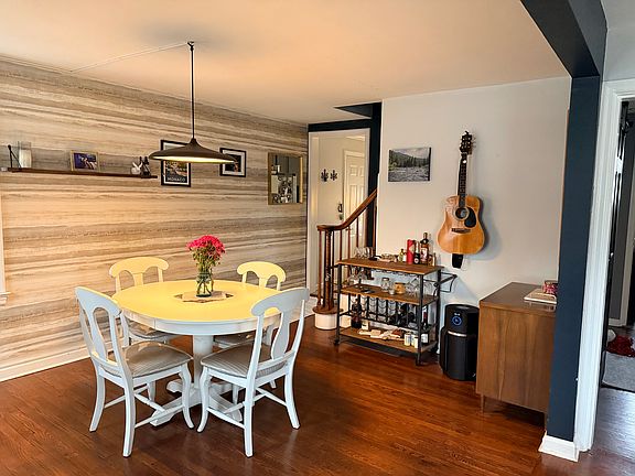 3rd image of 940 Sells Ave