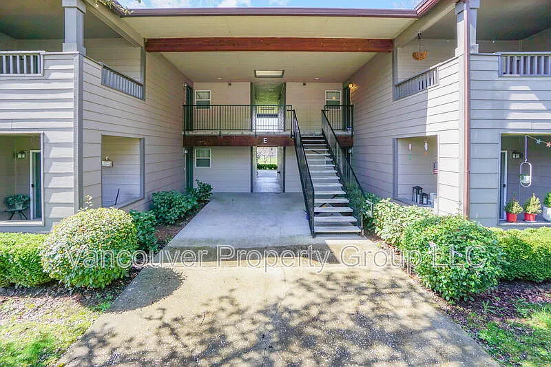 Building Photo - 14019 NE 20th Ave #37
