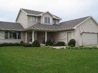 1156 Silver St, De Pere, WI 54115