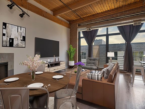 2nd image of 2735 W Armitage Ave APT 405