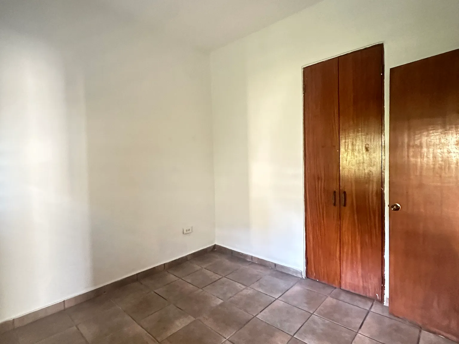 4 bed, 1200 sqft, $1,200 — Photo 4
