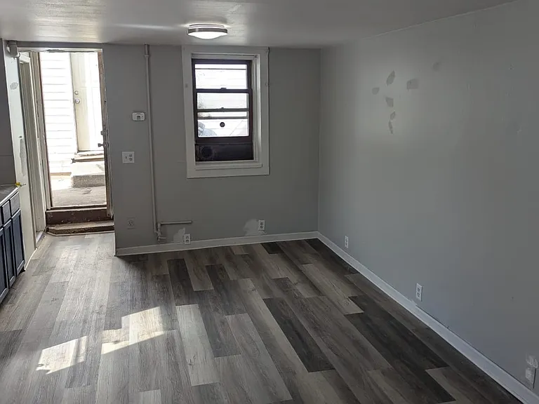 2434 S 9th Pl — Photo 8