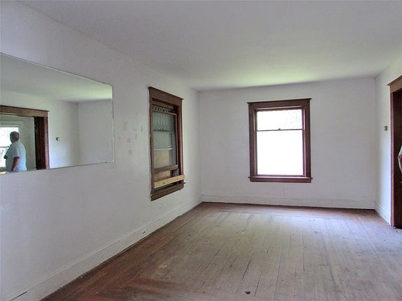 4th image of 309 S Roosevelt Ave