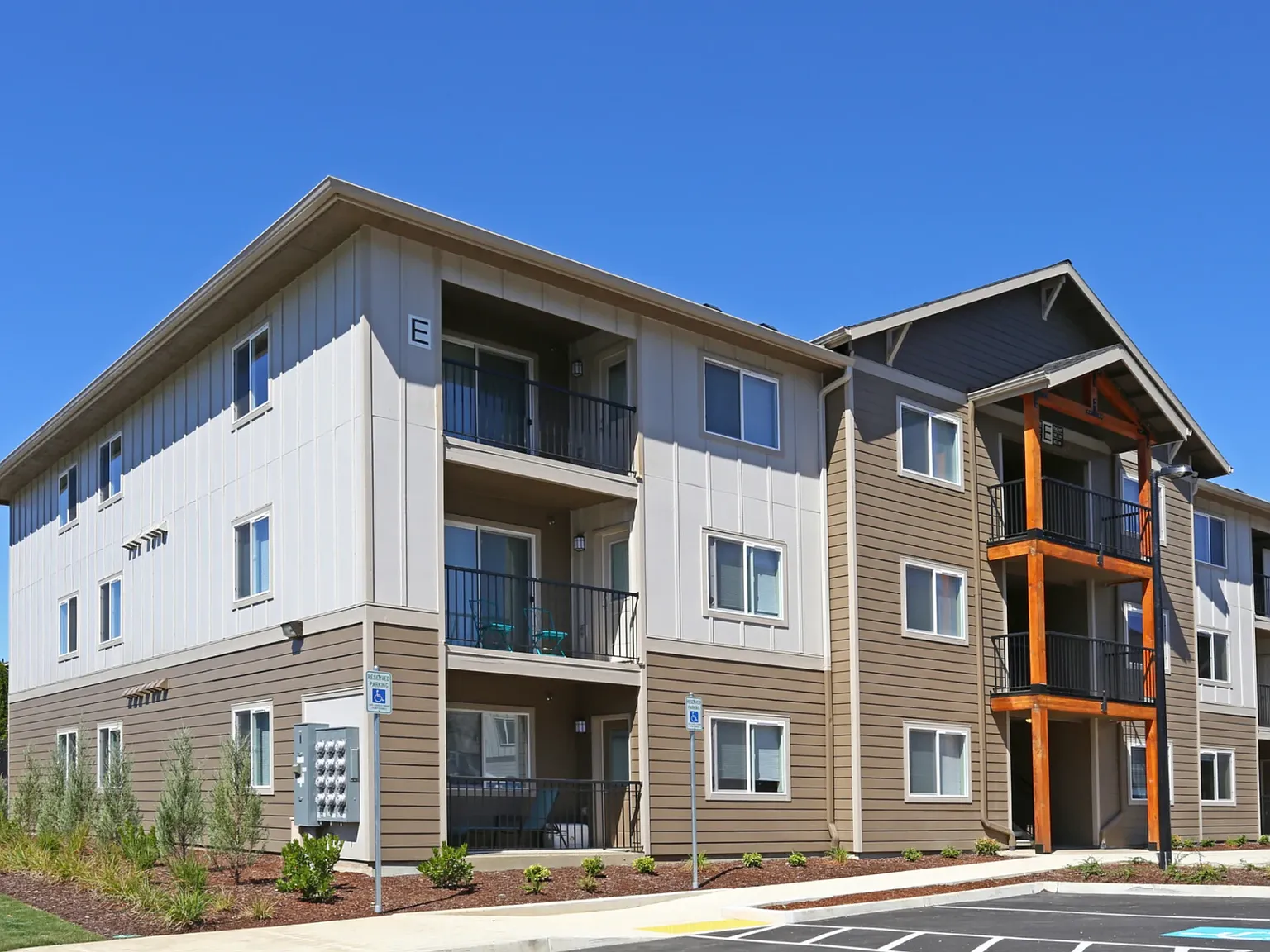 Pioneer Vista — Photo 3